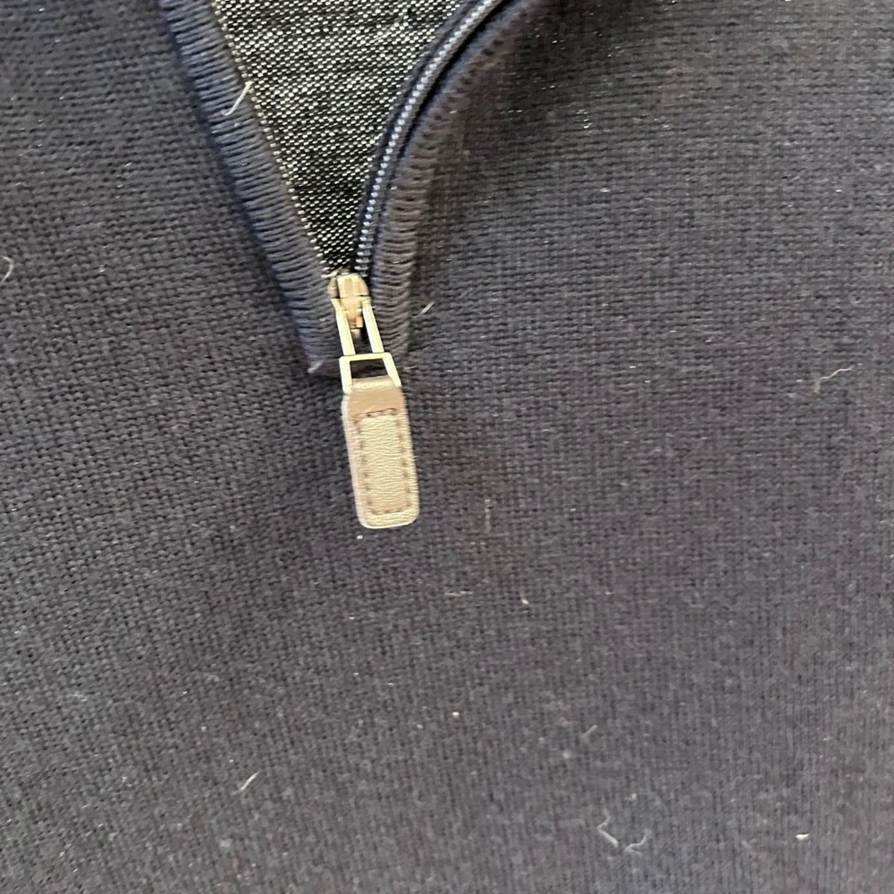 Jos A. Bank 100% merino Wool 1/4 zip mock neck pullover in black. EUC